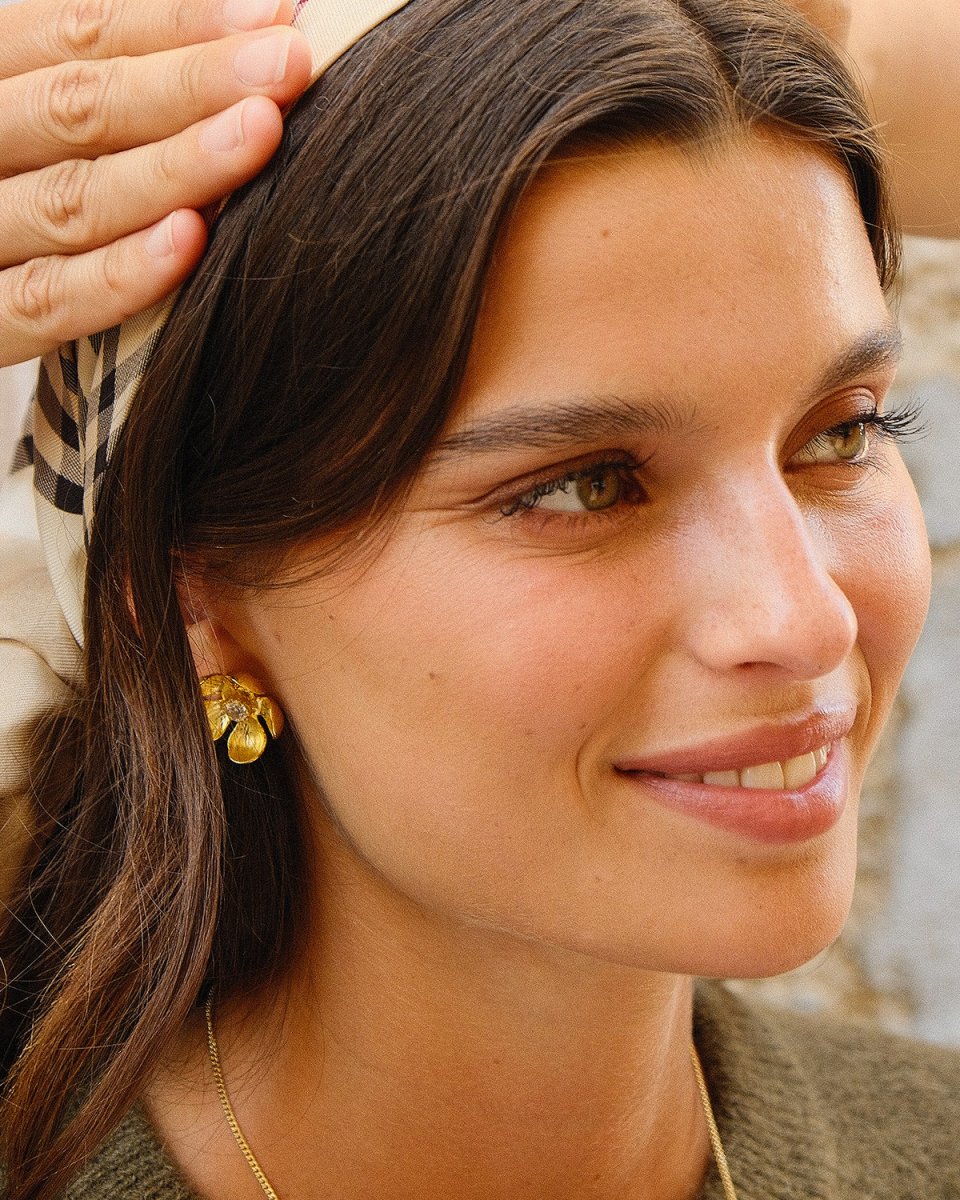 Brincos Simples Bloom - Brincos Our Sins