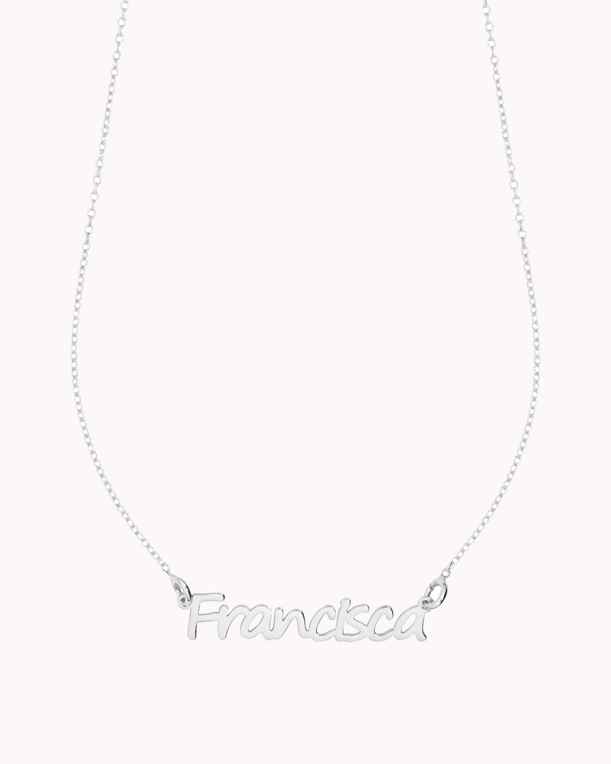 Colar com nome preso por duas argolas prateado francisca - Colares - OUR SINS