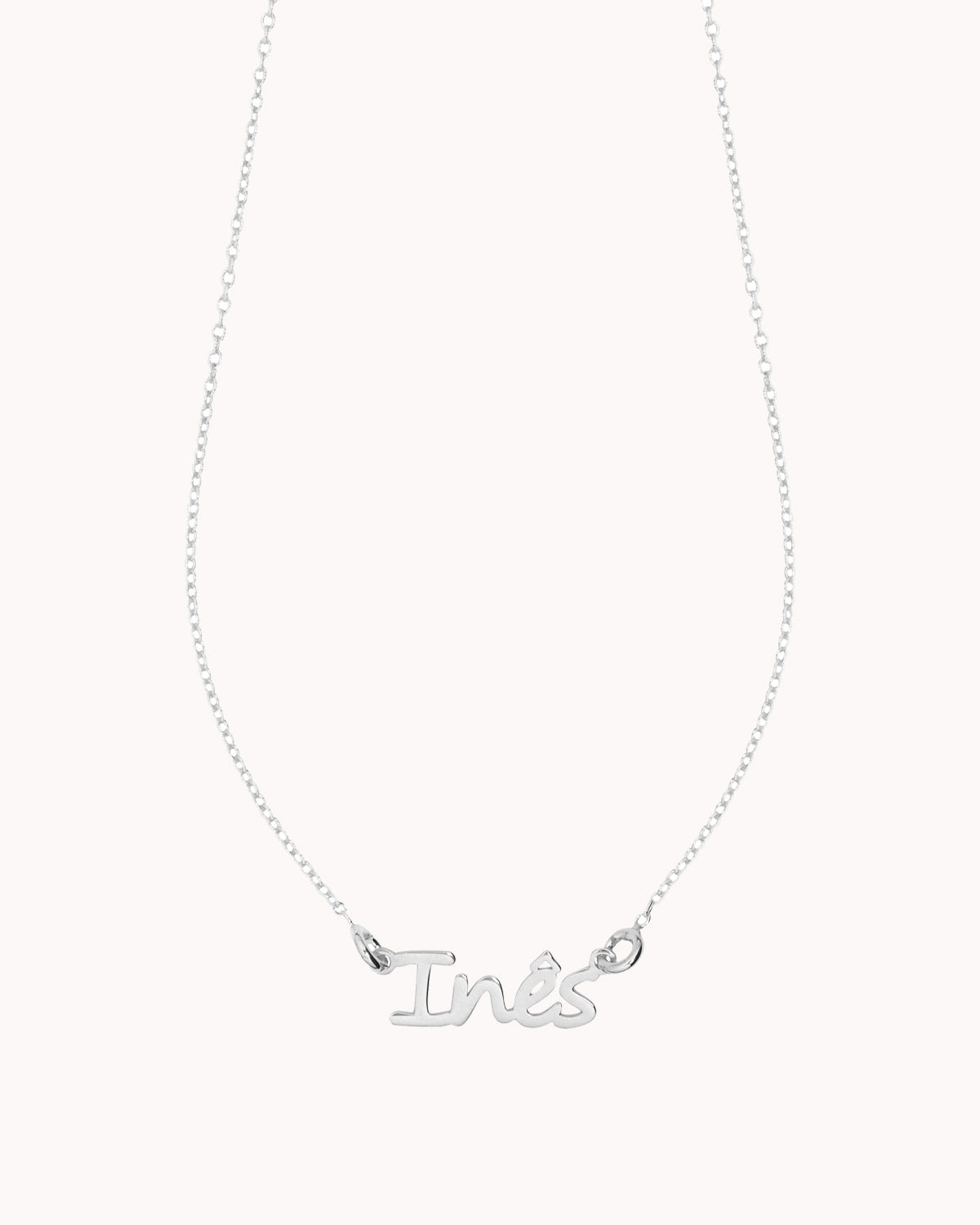Colar com nome preso por duas argolas prateado inês - Colares - OUR SINS