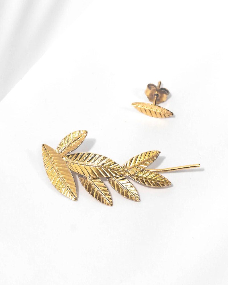 Brincos a expedir em ramo de folhas nervuradas - Brincos Our Sins