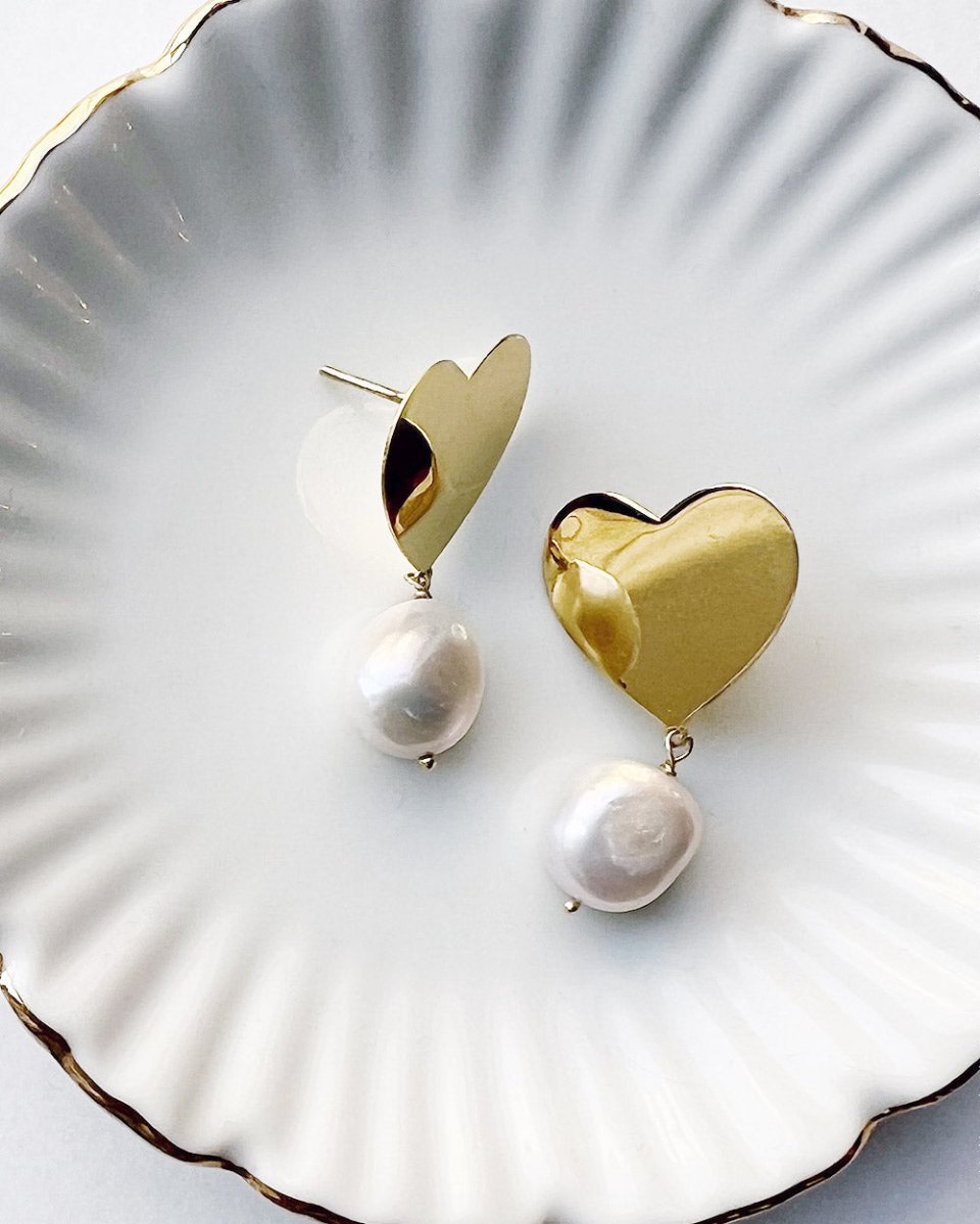 Brincos coração mais pérola - Brincos Our Sins