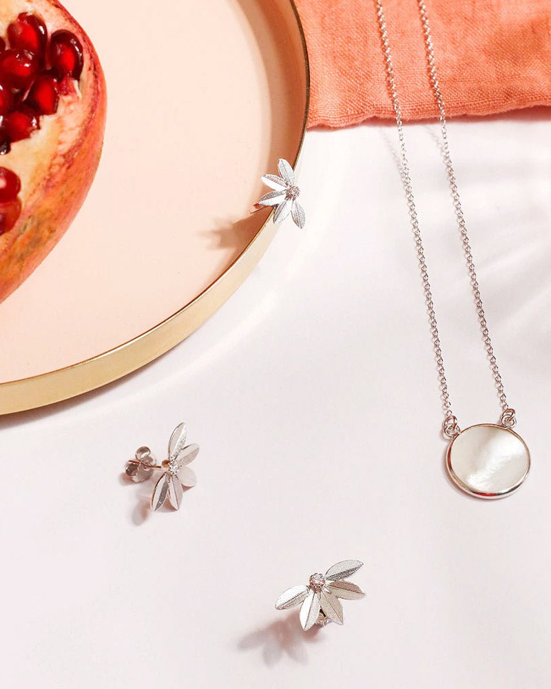 Brincos em meia flor com zircónia - Brincos Our Sins