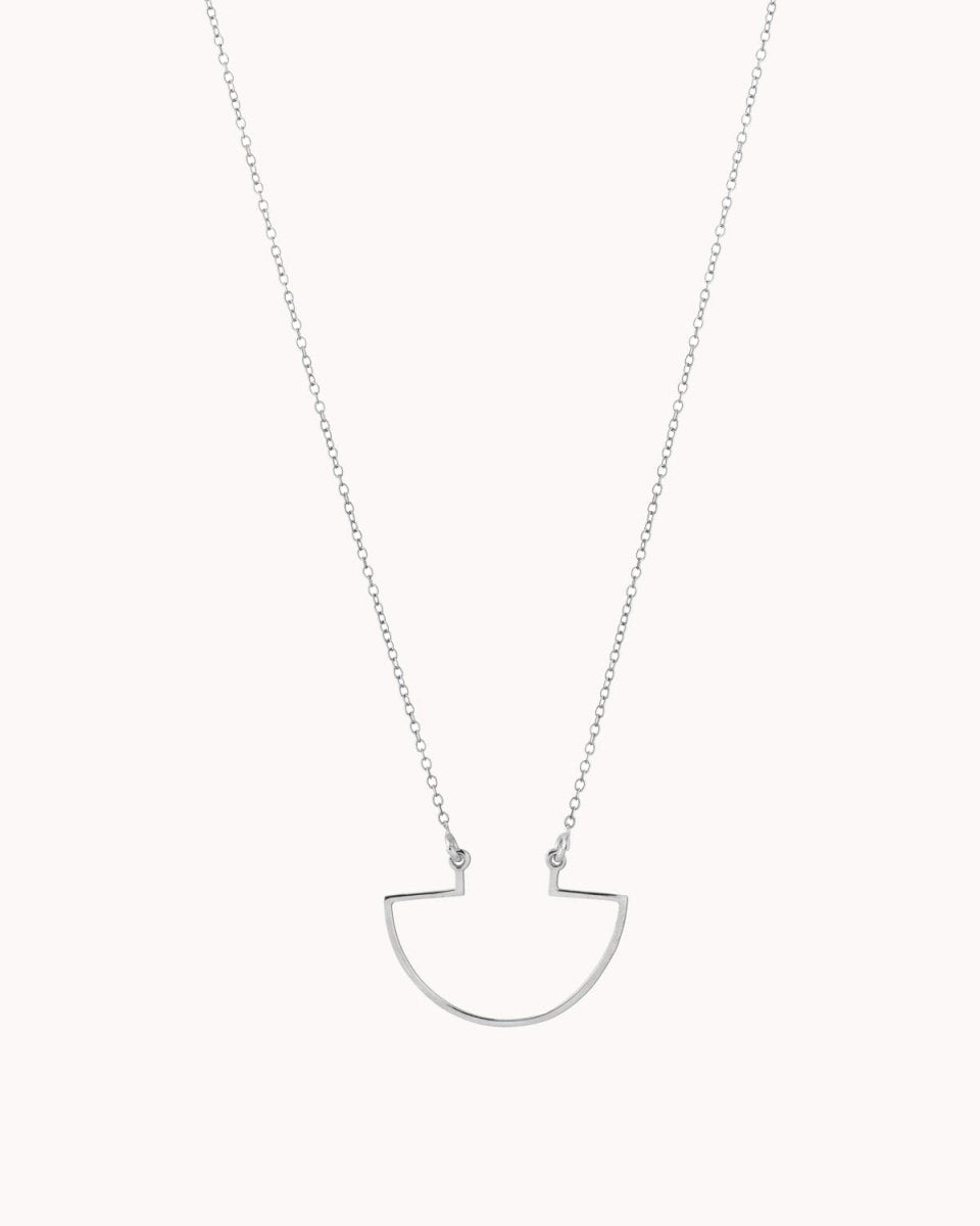 Colar em equilíbrio - Colares Our Sins