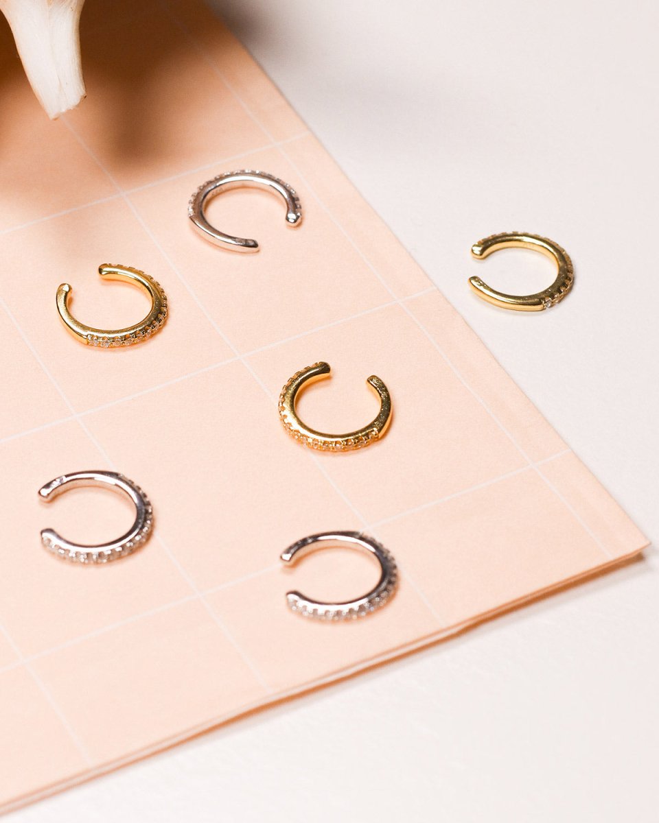 Ear cuff com zircónias e cravação antiga - Earcuff Our Sins