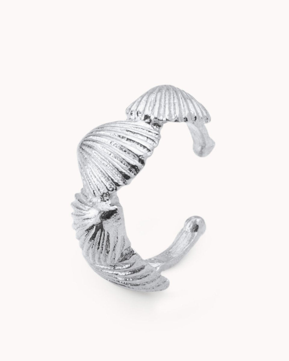 Ear Cuff em conchinhas - Earcuff Our Sins