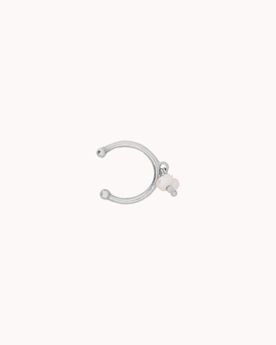 Ear Cuff simples com duas pérolas caídas - Earcuff Our Sins